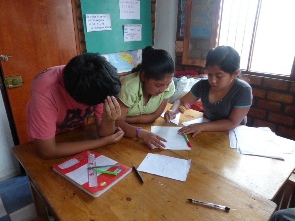 mano-a-mano-perou-ludotheque-bibliotheque-education-enfants